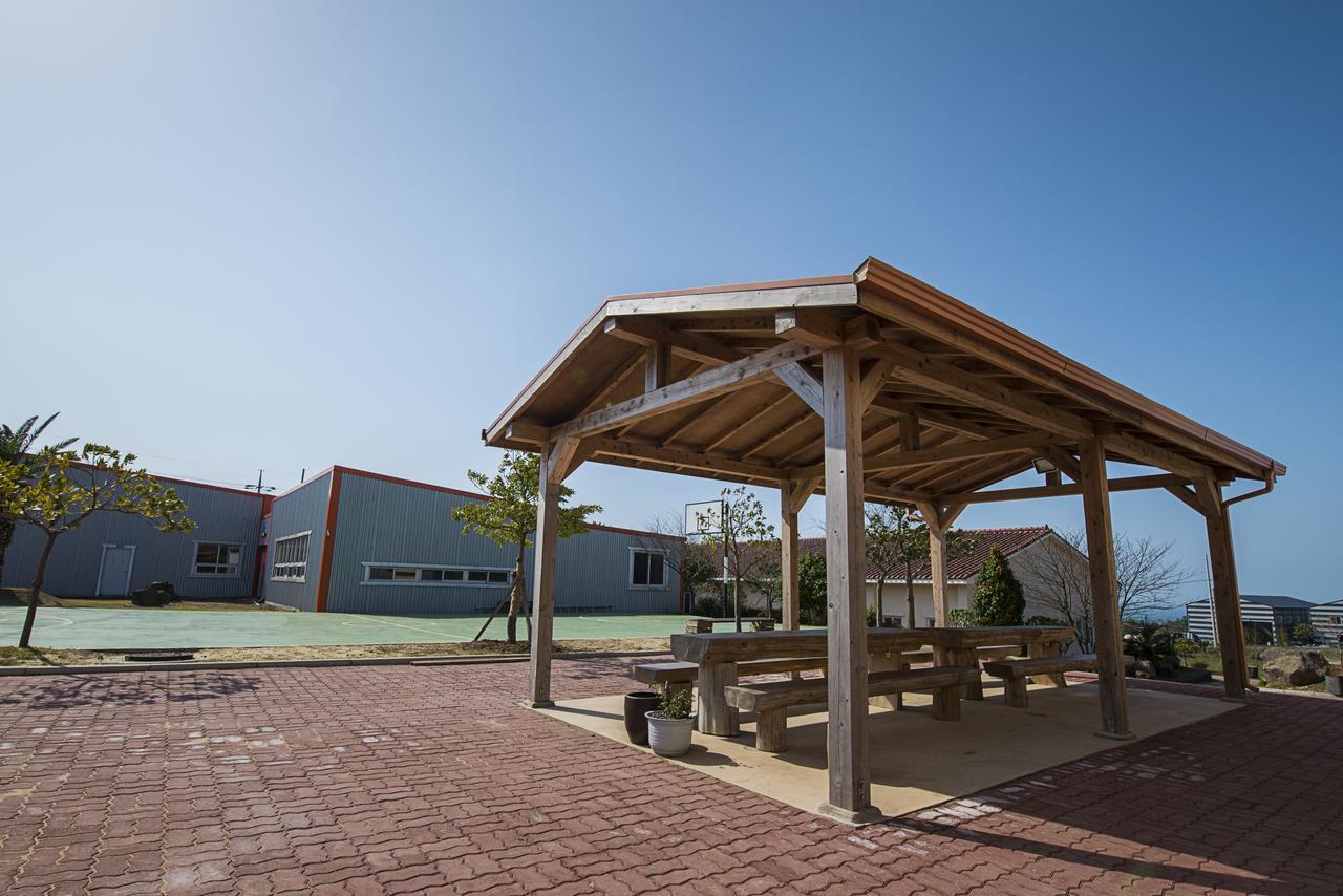 Jeju Youth Hostel ภายนอก รูปภาพ