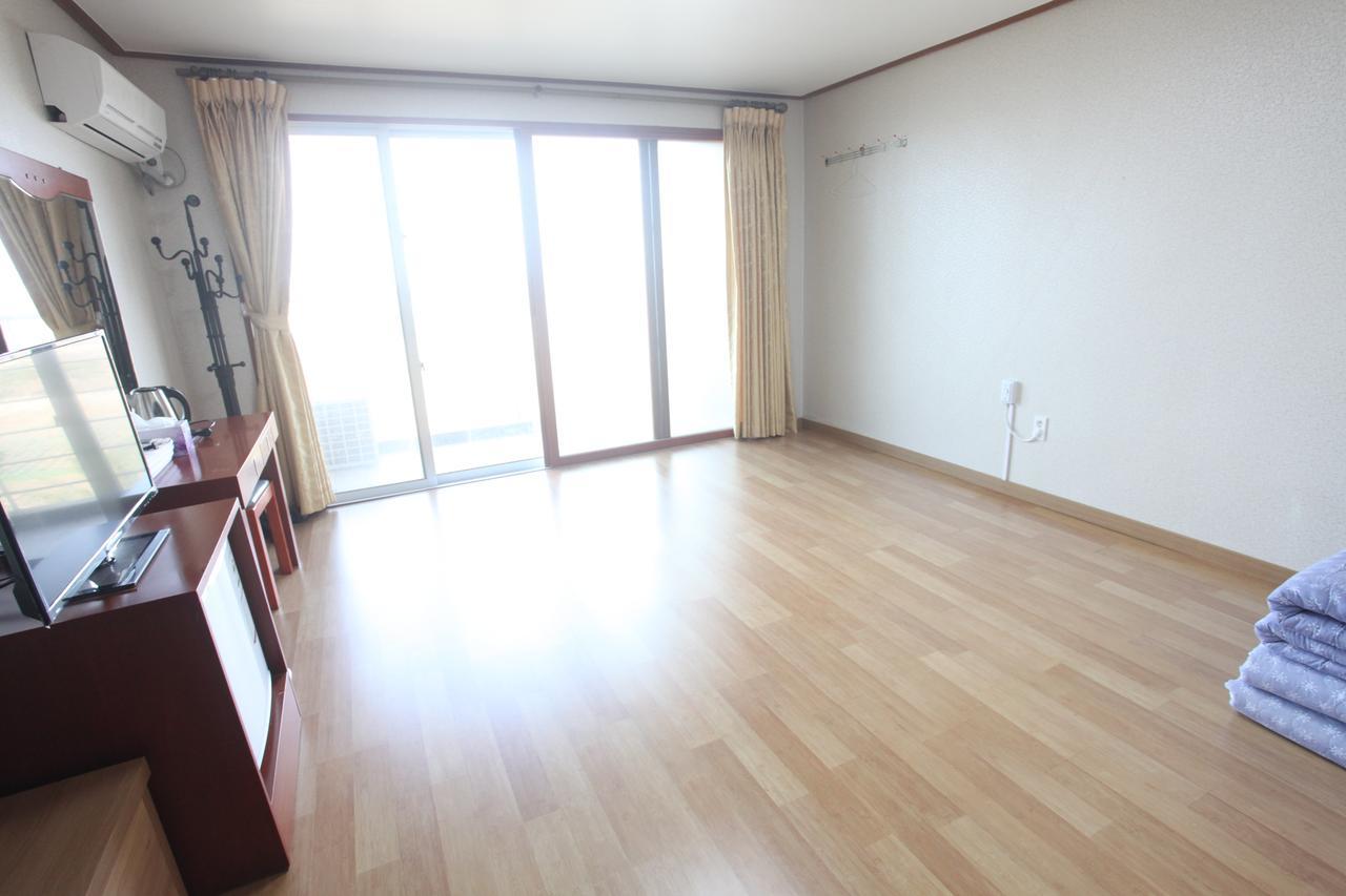 Jeju Youth Hostel ภายนอก รูปภาพ