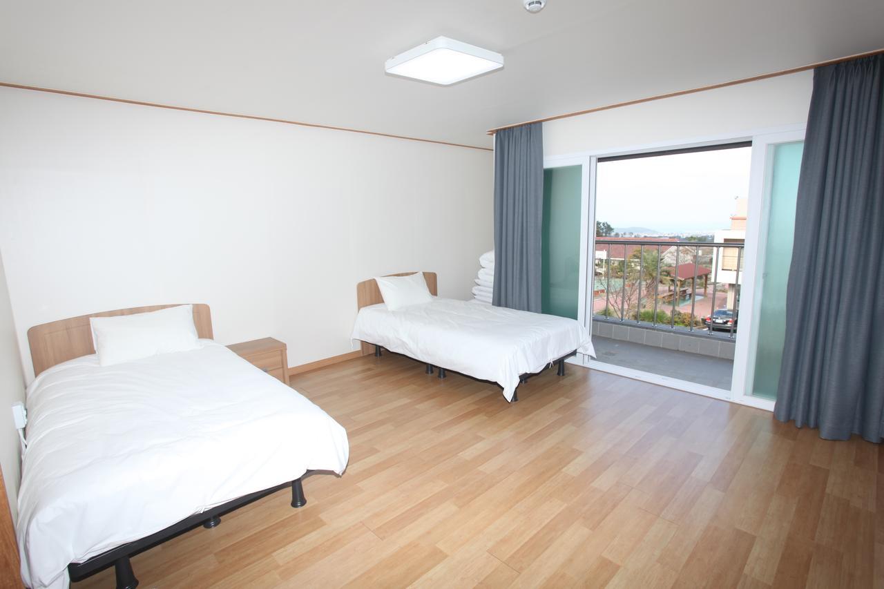 Jeju Youth Hostel ภายนอก รูปภาพ