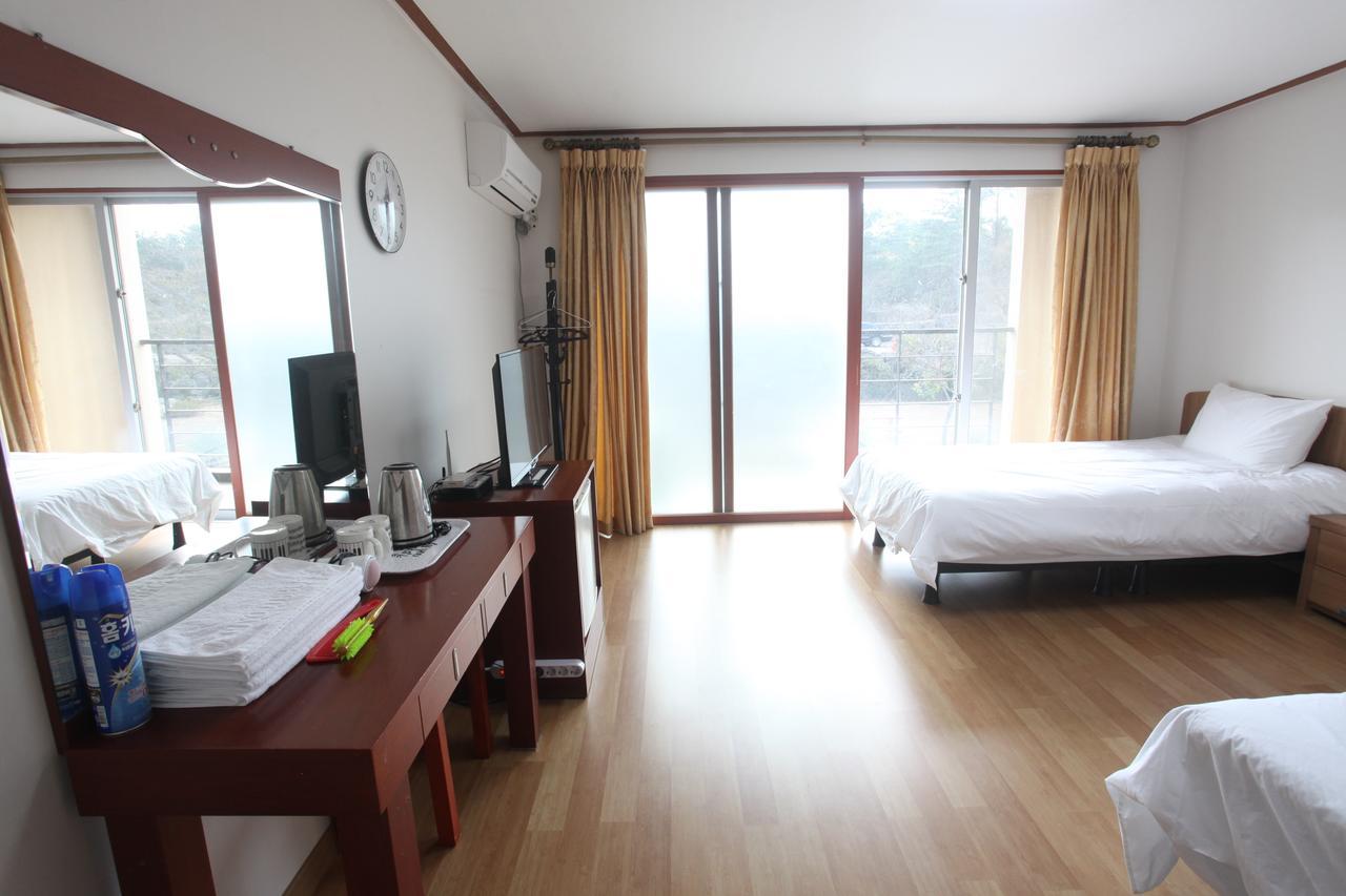Jeju Youth Hostel ภายนอก รูปภาพ