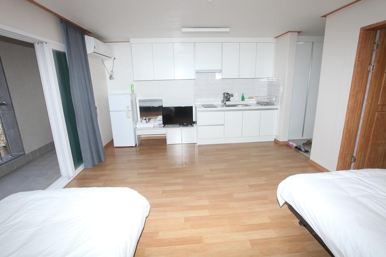 Jeju Youth Hostel ภายนอก รูปภาพ