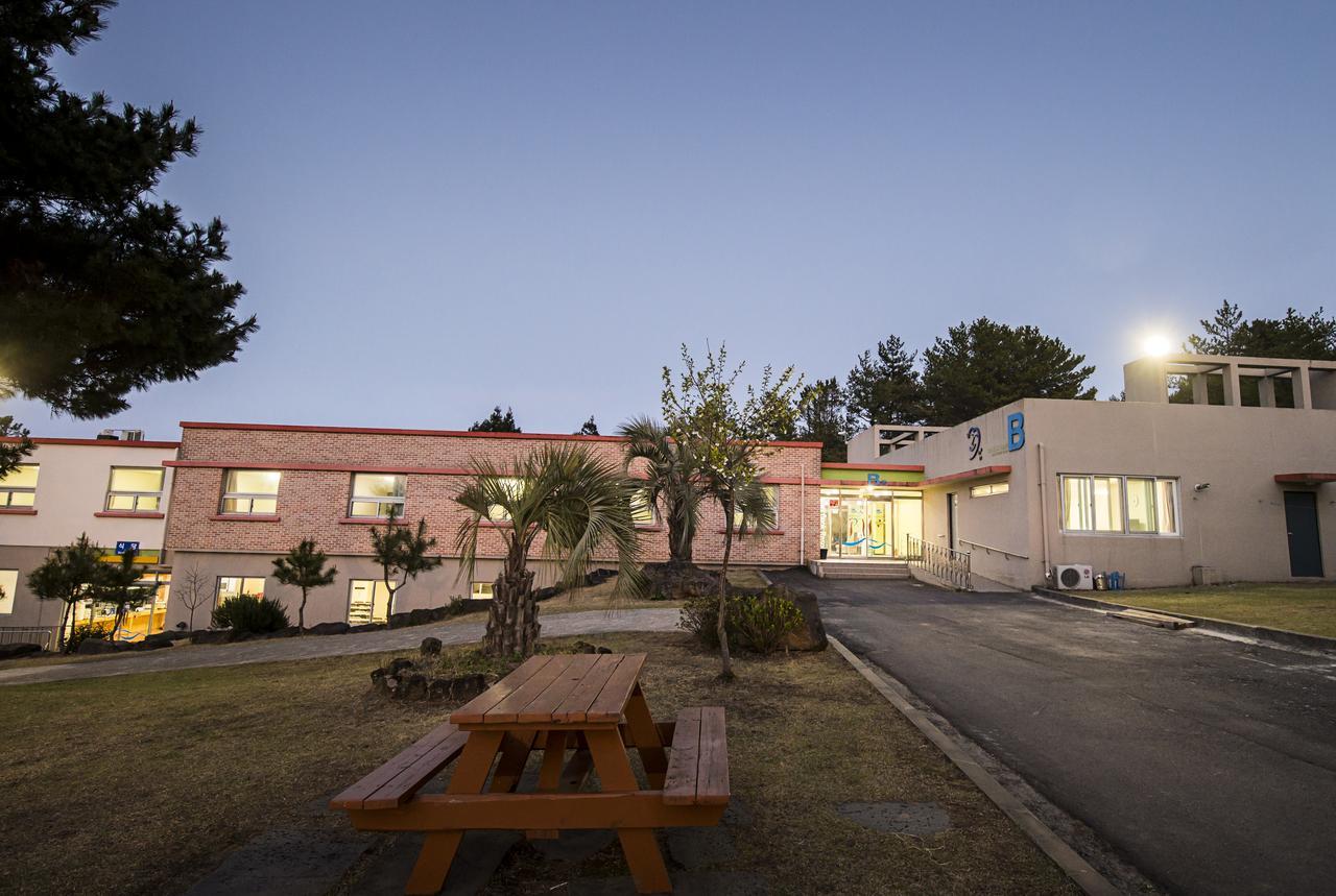 Jeju Youth Hostel ภายนอก รูปภาพ