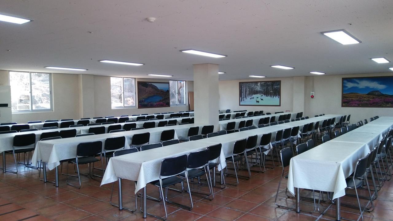 Jeju Youth Hostel ภายนอก รูปภาพ