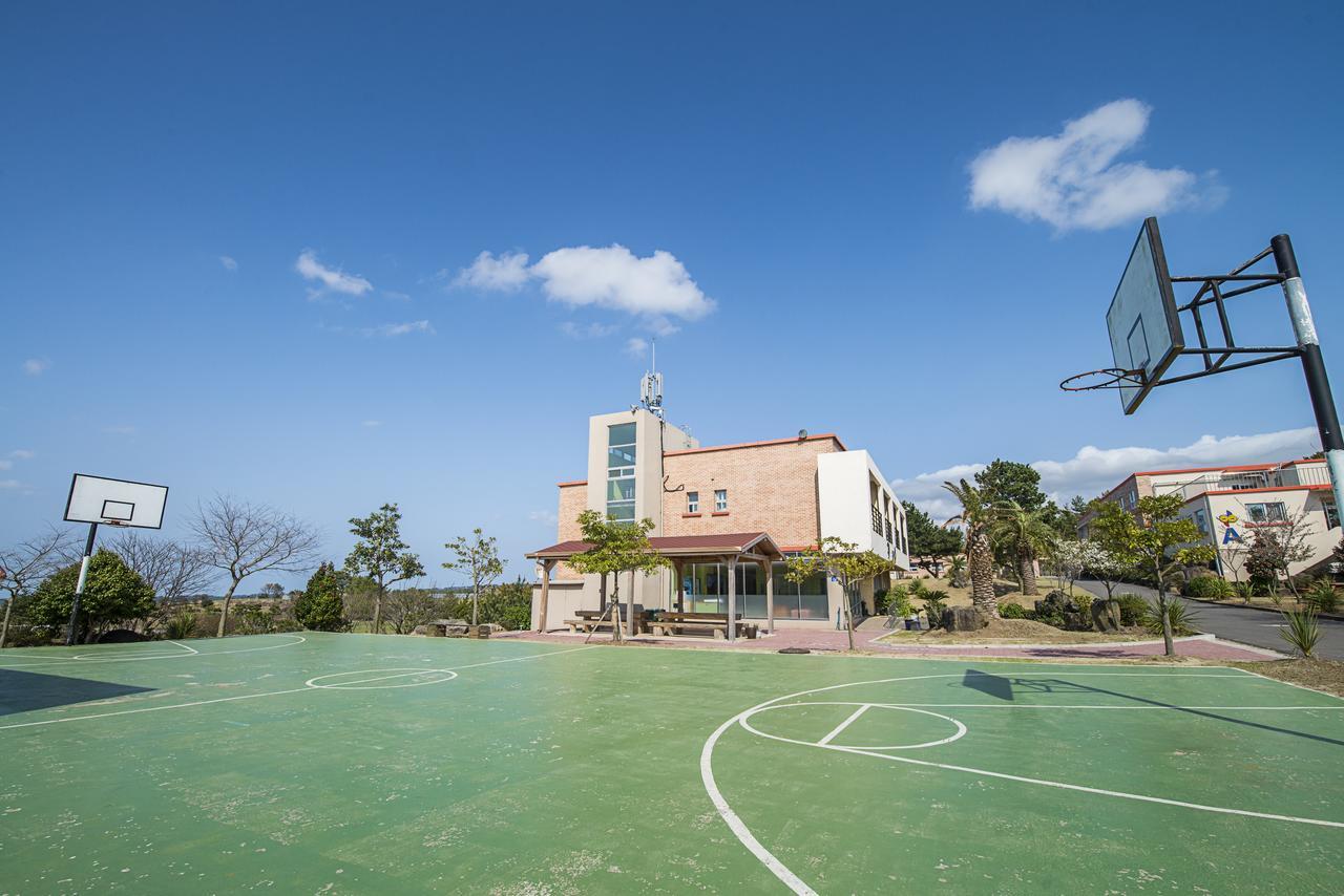 Jeju Youth Hostel ภายนอก รูปภาพ