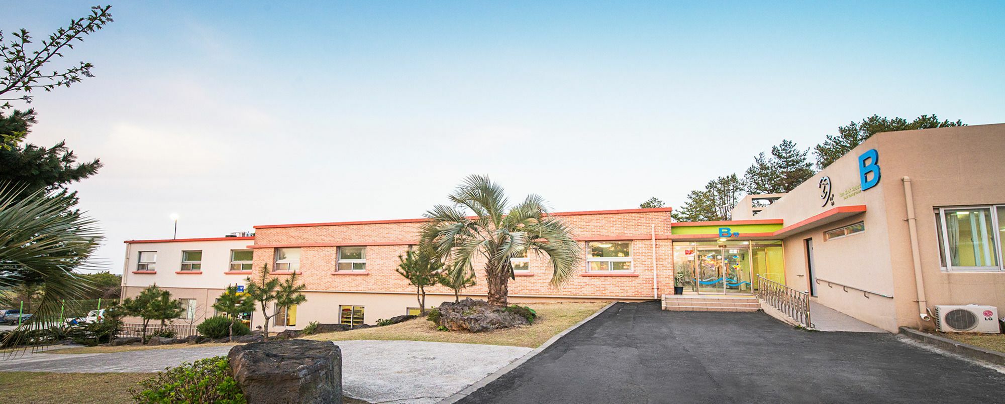 Jeju Youth Hostel ภายนอก รูปภาพ